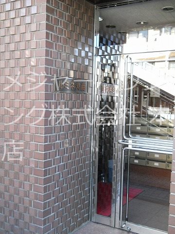 ルミネ 8:00～23:00演奏可　桐朋学園大学 玄関