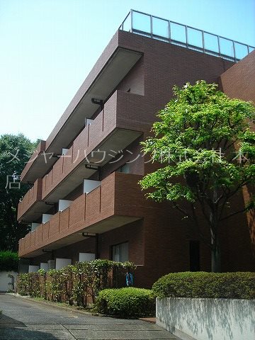 アースポイント 9:00～21:00演奏可　武蔵野音楽大学　日本大学芸術学部 外観