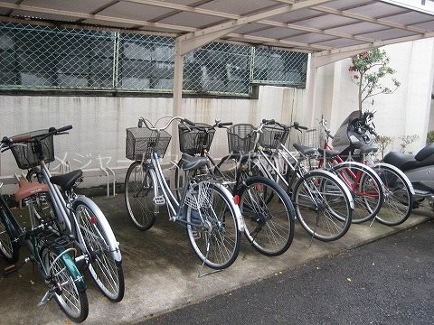 アースポイント 9:00～21:00演奏可　武蔵野音楽大学　日本大学芸術学部 駐輪場