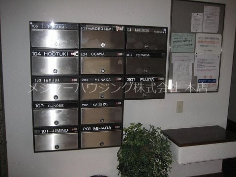 アースポイント 9:00～21:00演奏可　武蔵野音楽大学　日本大学芸術学部 エントランス