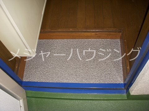 第一藤井マンション 9:00～22:00演奏可　武蔵野音楽大学　日本大学芸術学部　　 玄関