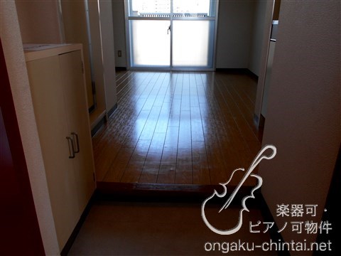 相模楽聖会館   8:00～24:00演奏可　昭和音楽大学 リビング