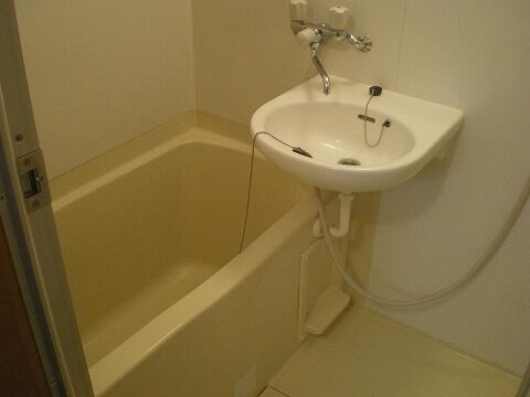 フラット３５F　アップライトピアノ可・他楽器の演奏相談、楽器演奏時間９：００～２１：００　リーズナブル　角部屋 風呂画像