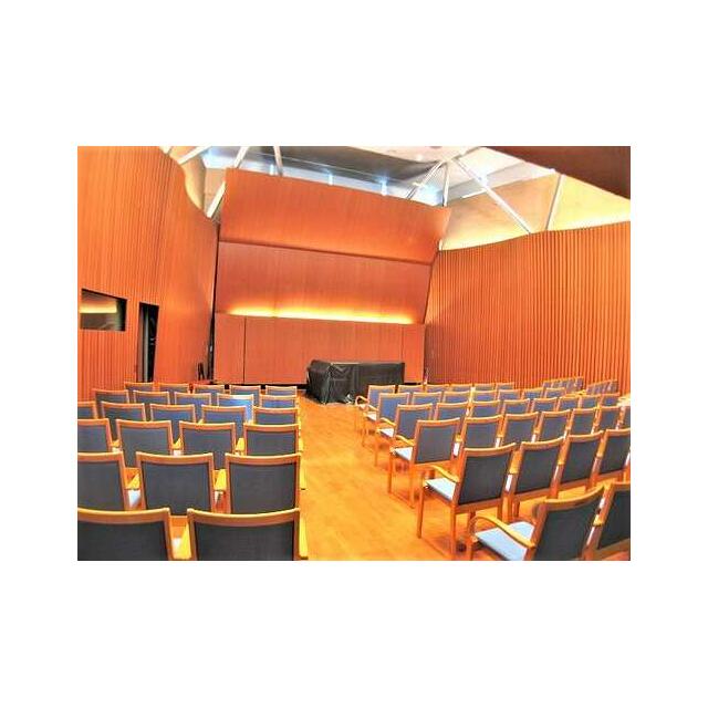 ハウス・エプタ  23時まで演奏可 ホール
