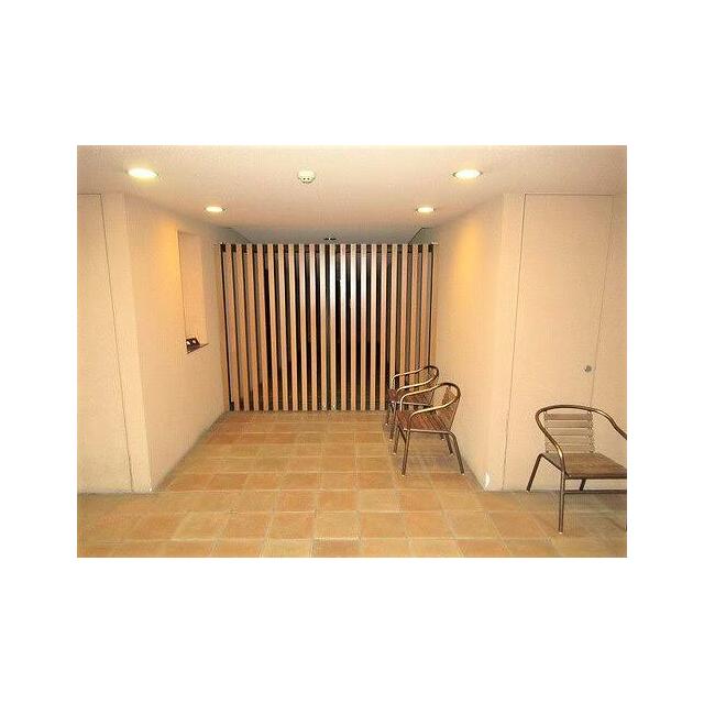 ハウス・エプタ  23時まで演奏可 ロビー
