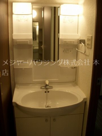 MOE笹塚  08:00～23:00 演奏可　京王線　笹塚駅　桐朋学園大学 独立洗面台