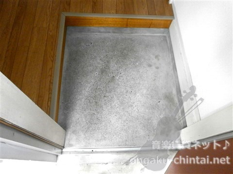 ホワイトハイツ 　9:00～21:00演奏可 玄関