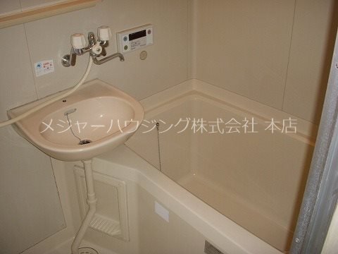 キャッスル 9:00～21:00演奏可　武蔵野音楽大学　日本大学芸術学部 風呂画像