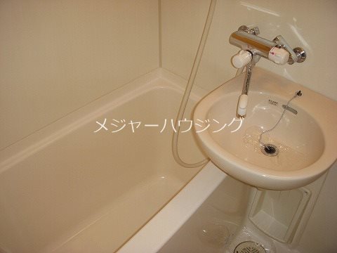 ピアチェーレ三鷹 8:00から23：00演奏可　総武線各駅停車始発駅 別タイプ