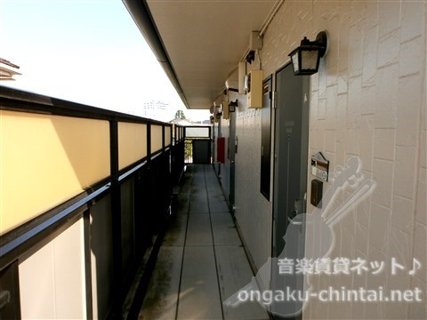 ヴィヴァーチェ所沢 08:00～23:00演奏可 　武蔵野音楽大学　日本大学芸術学部   玄関