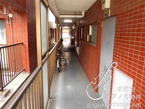 阿出川ビルⅠ 9:00～20:30演奏可 玄関