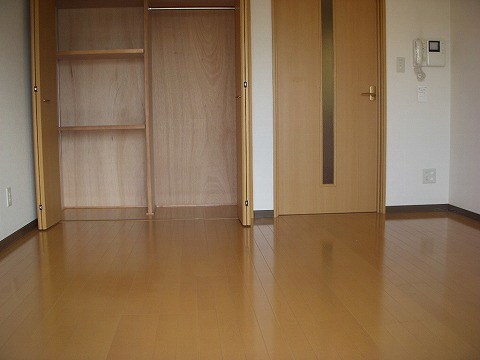 ラフィーネ溝ノ口 8:30～23:00演奏可　　グランドピアノ・声楽・弦楽器・木管楽器（一部除く）演奏可能 その他部屋・スペース