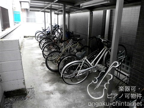 エフ・デビュー 8:00～22:00演奏可 駐輪場