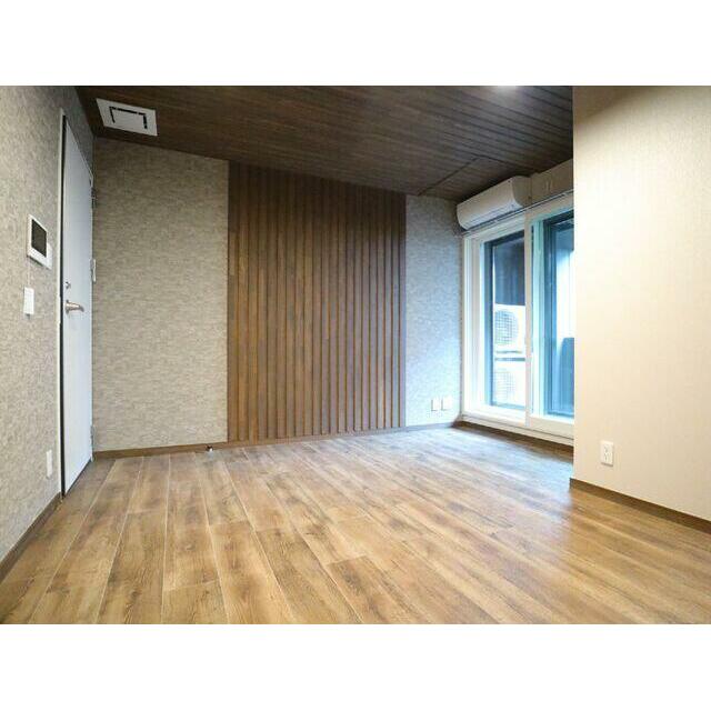 ムジーク北参道　7:00～23:00演奏可　アップライトピアノ・弦楽器・金管楽器他各種相。 居室