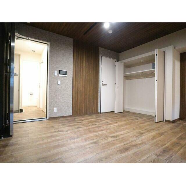 ムジーク北参道　7:00～23:00演奏可　アップライトピアノ・弦楽器・金管楽器他各種相。 居室