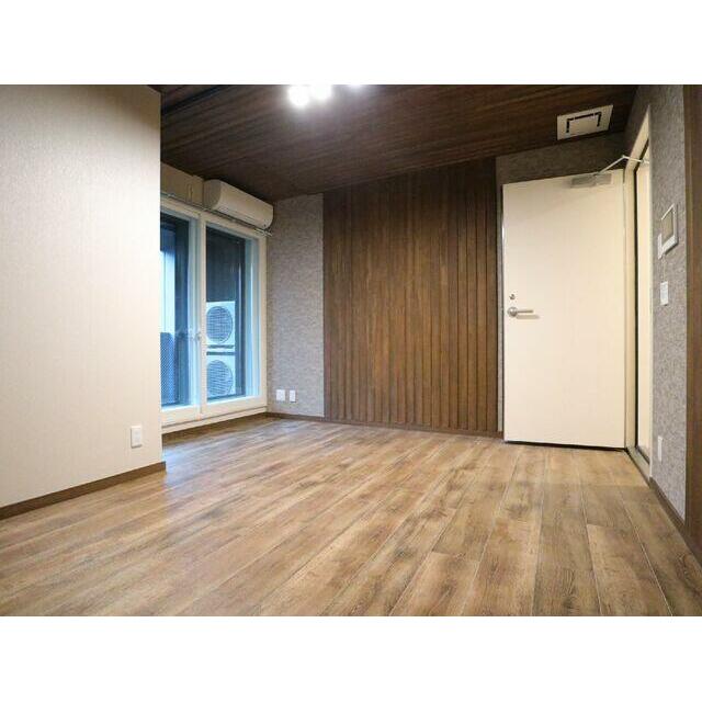 ムジーク北参道　7:00～23:00演奏可　アップライトピアノ・弦楽器・金管楽器他各種相。 居室