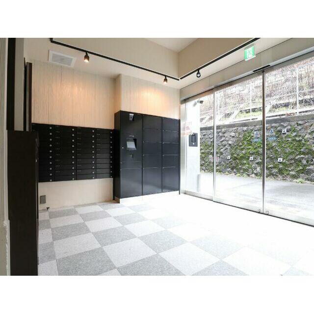 ムジーク北参道　7:00～23:00演奏可　アップライトピアノ・弦楽器・金管楽器他各種相。 エントランス