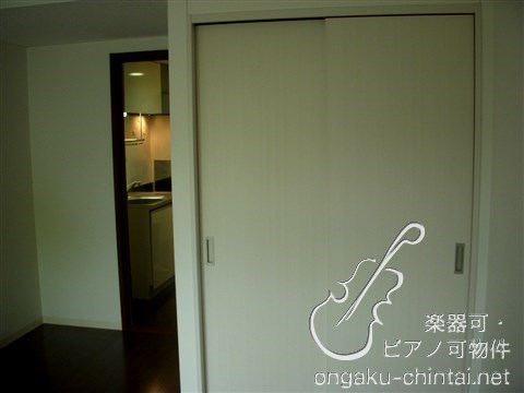 サロンノワール　8:00～23:00演奏可　グランドピアノ・声楽・弦楽器・木管・金管楽器の演奏可 その他