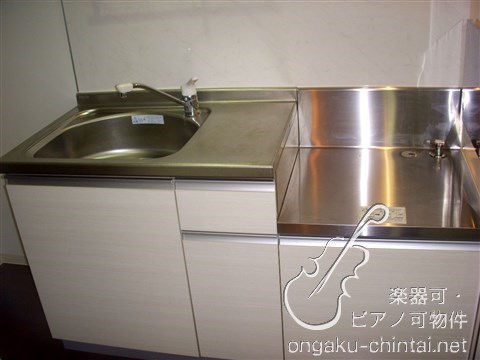 サロンノワール　8:00～23:00演奏可　グランドピアノ・声楽・弦楽器・木管・金管楽器の演奏可 キッチン