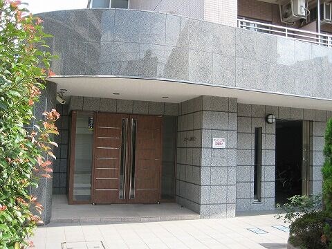 ソナーレ溝の口 8:00～23:00演奏可　洗足学園音楽大学 エントランス