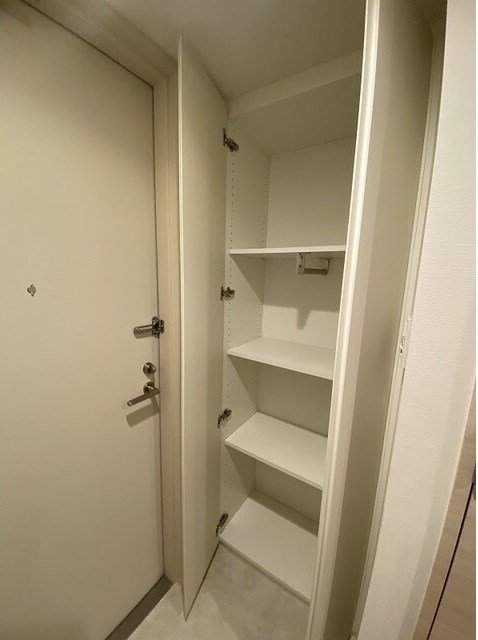 WHARF森下　別途soundproofroom(防音ルーム）にて24時間演奏可能 玄関