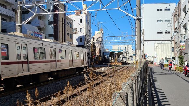 電車の音が気にならない賃貸物件の探し方と防音対策