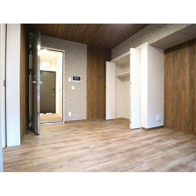 ムジーク北参道　7:00～23:00演奏可　アップライトピアノ・弦楽器・金管楽器他各種相。 内装