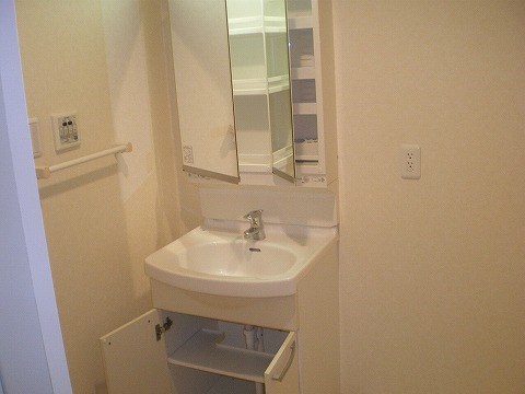 コスミック 09:00～22:00演奏可 　武蔵野音楽大学　日本大学芸術学部 その他