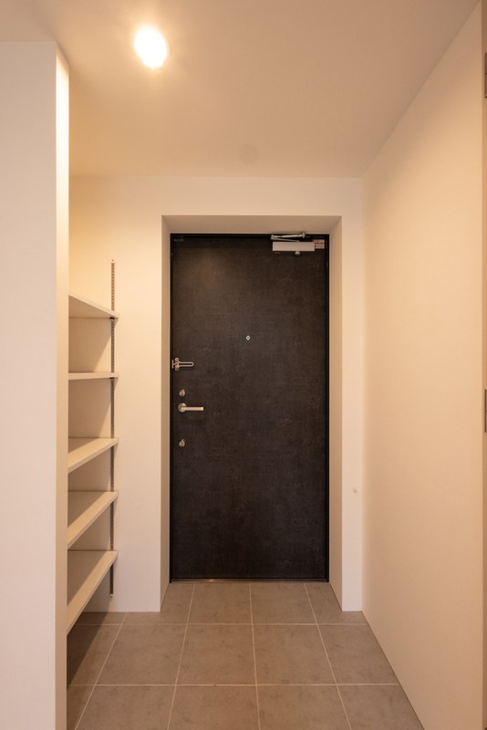 LEGALAND＋江古田 玄関