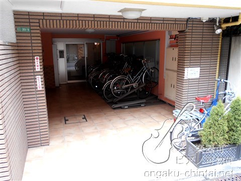 グランディール桜台　08:00～22:00 演奏可 エントランス