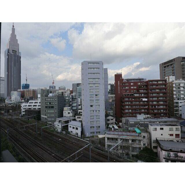 ムジーク北参道　7:00～23:00演奏可　アップライトピアノ・弦楽器・金管楽器他各種相。 景色
