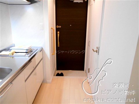 オーパスウーノ三軒茶屋　8:00～23:00演奏可 玄関