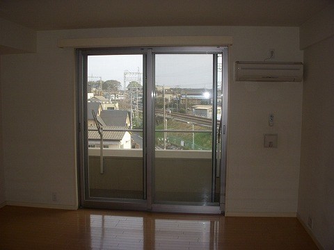 コスミック 09:00～22:00演奏可 　武蔵野音楽大学　日本大学芸術学部 その他