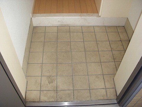 コスミック 09:00～22:00演奏可 　武蔵野音楽大学　日本大学芸術学部 玄関