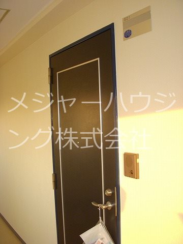 ハーモニーマンション根岸 10:00～22:00 演奏可 玄関