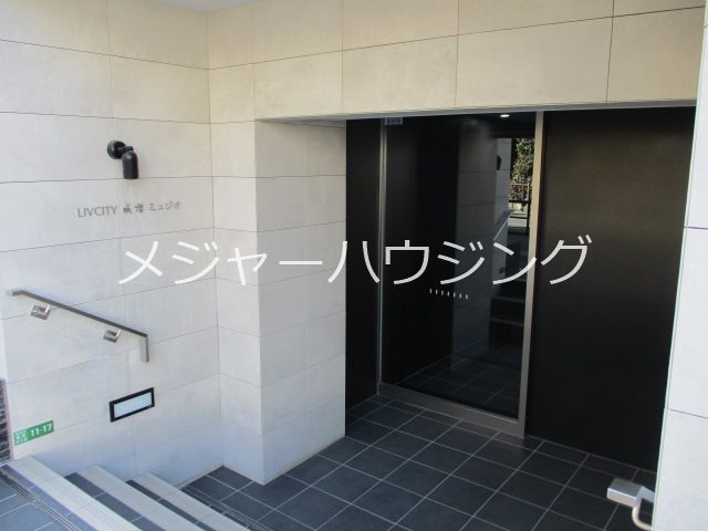 リヴシティ成増ミュジオ　8:00～23：00迄演奏可 エントランス