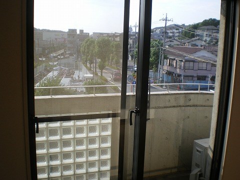 アモローソ溝ノ口  8:00～23:00演奏可　洗足学園音楽大学 ベランダ
