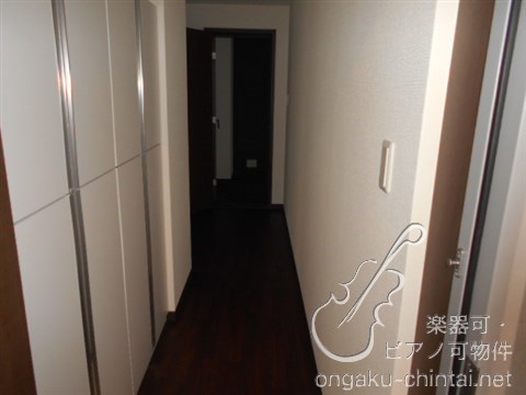 Az Music新宿御苑　24時間演奏可 玄関