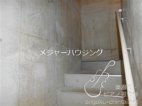 マリエッタ池袋　２４時間演奏可 階段