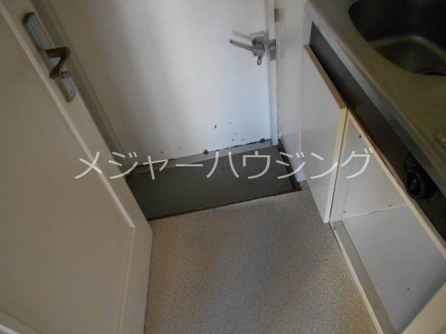Crescendo高円寺 24時間演奏可 玄関