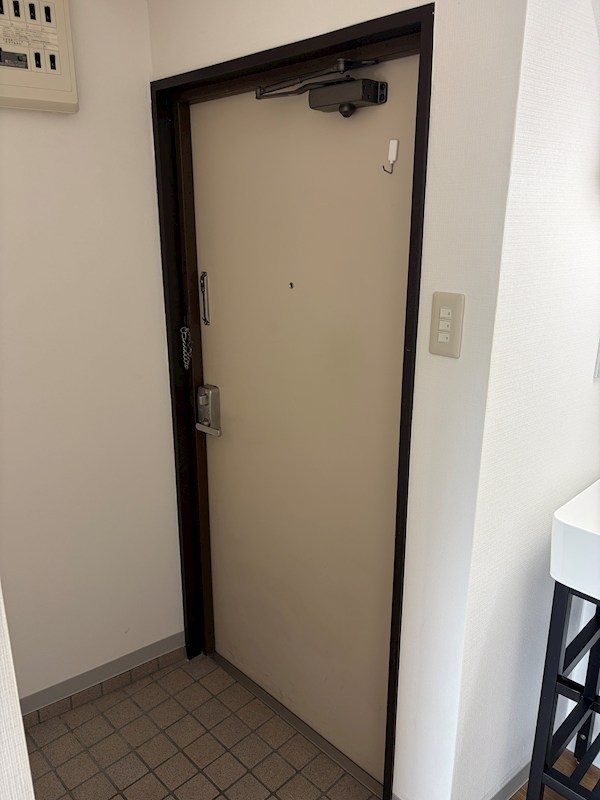 中原ビル 玄関
